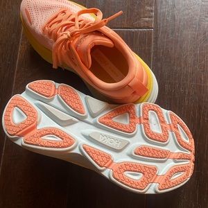 Hoka Bondi 8 Sneakers - Size 7